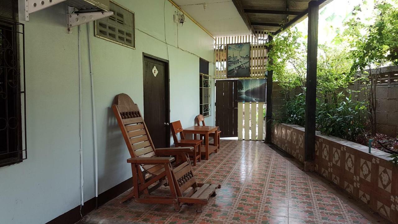 Boondee House Hotel Mae Hong Son Bagian luar foto