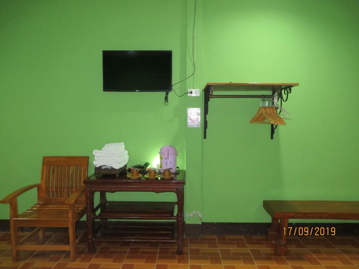 Boondee House Hotel Mae Hong Son Bagian luar foto