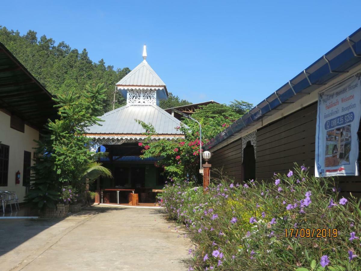 Boondee House Hotel Mae Hong Son Bagian luar foto