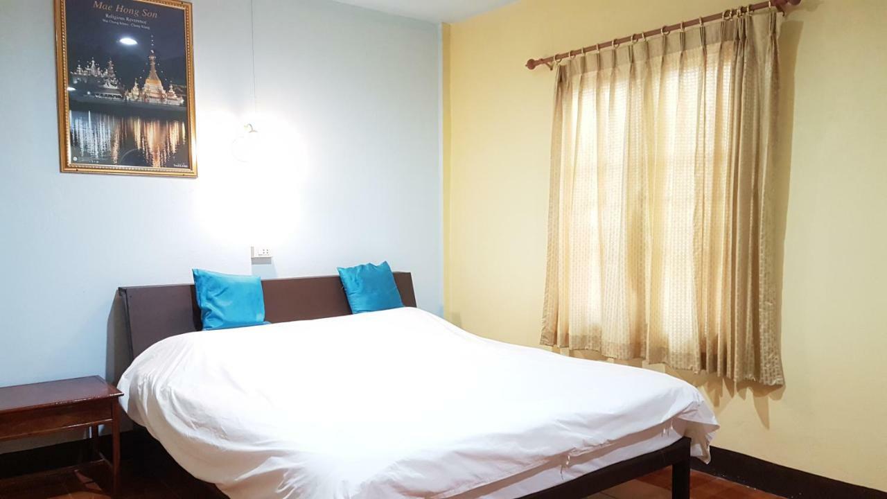 Boondee House Hotel Mae Hong Son Bagian luar foto