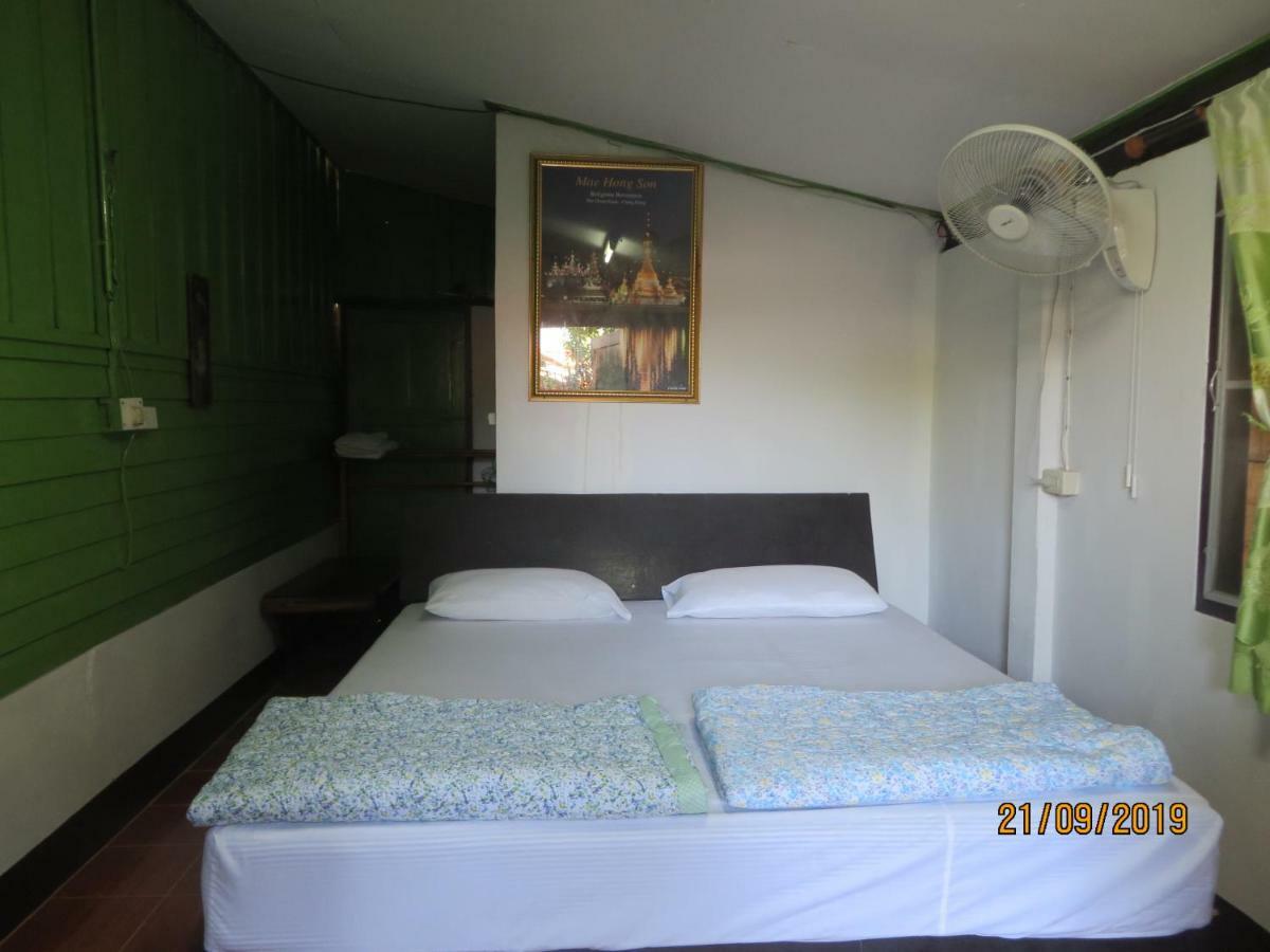 Boondee House Hotel Mae Hong Son Bagian luar foto