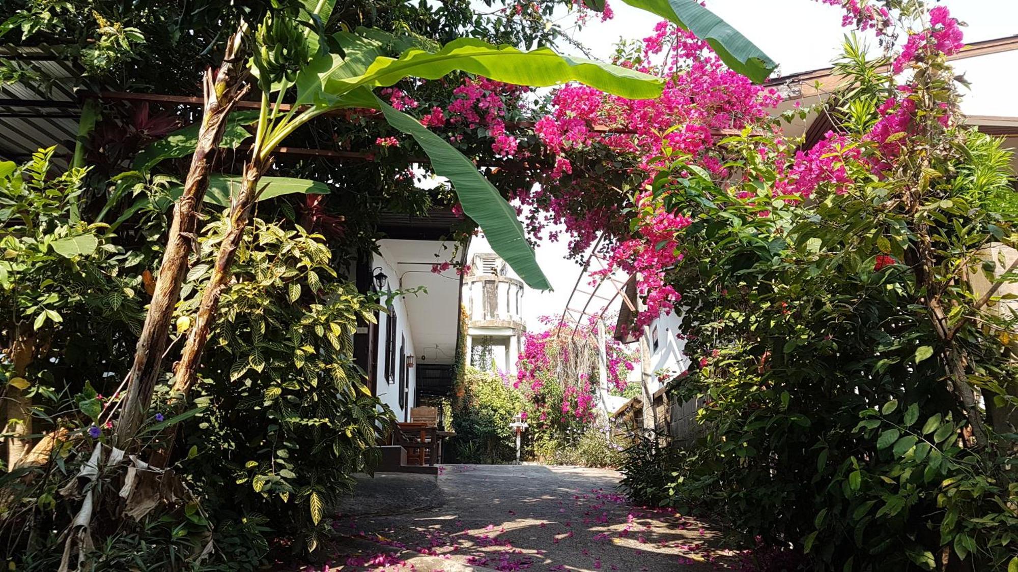 Boondee House Hotel Mae Hong Son Bagian luar foto