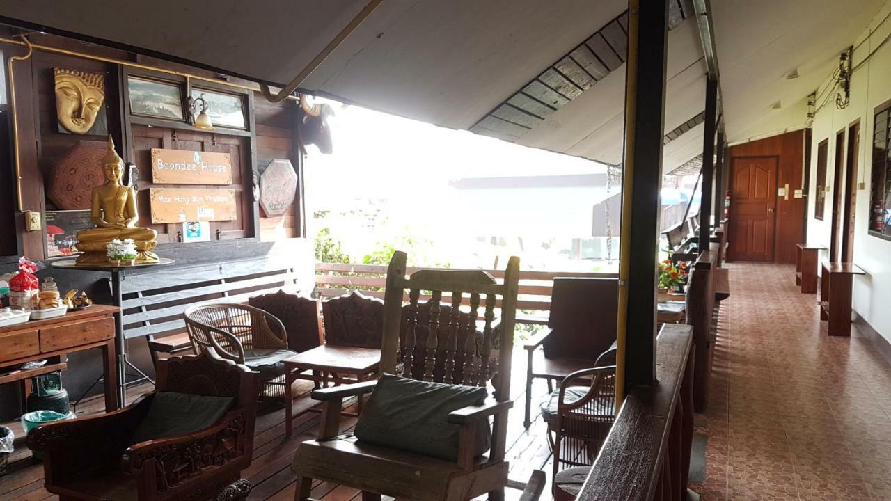Boondee House Hotel Mae Hong Son Bagian luar foto